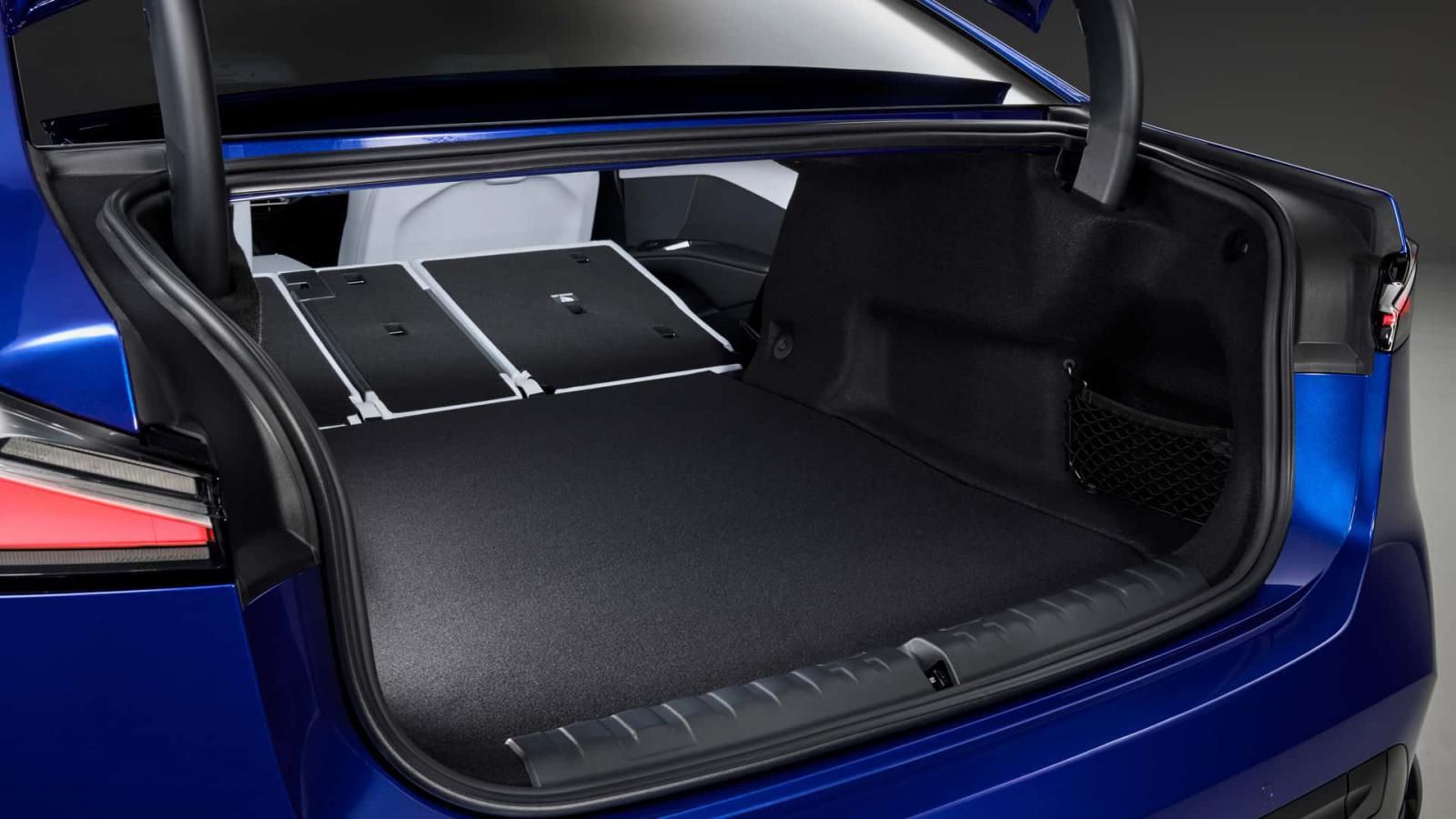 Νέα BMW i3: Πρεμιέρα με 469 άλογα και 900 χλμ. αυτονομία